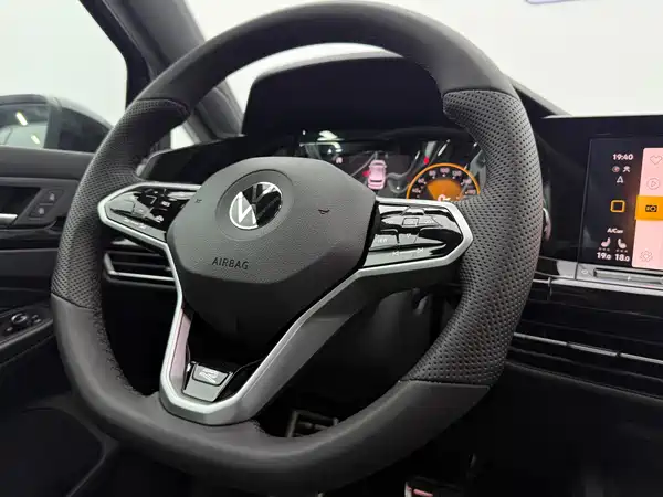 Volkswagen Golf 2023, фото 14