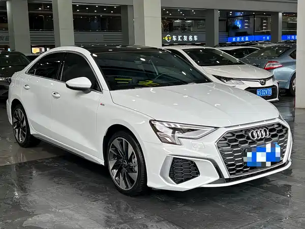 Audi A3 2023, фото 3