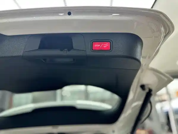 Mercedes-Benz GLB 2024, фото 10
