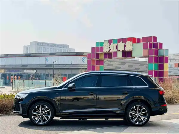 Audi Q7 2022, фото 3