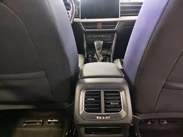 Volkswagen Tiguan L 2023, фото 8