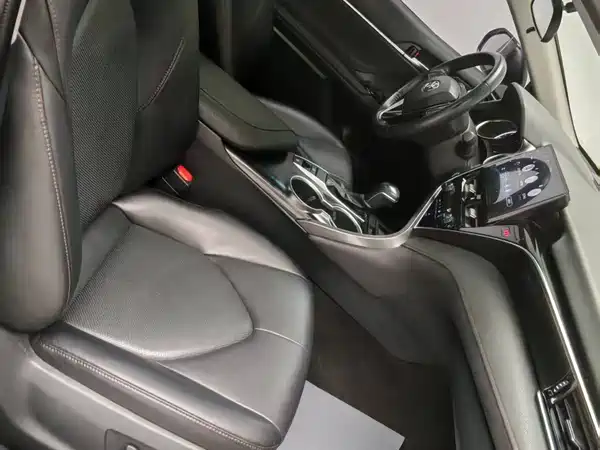 Toyota Camry 2021, фото 12