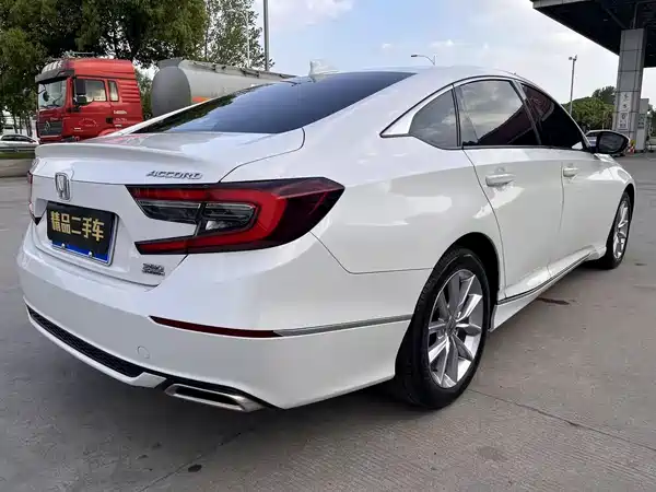Honda Accord 2022, фото 5