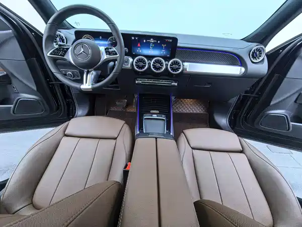 Mercedes-Benz GLB 2024, фото 9