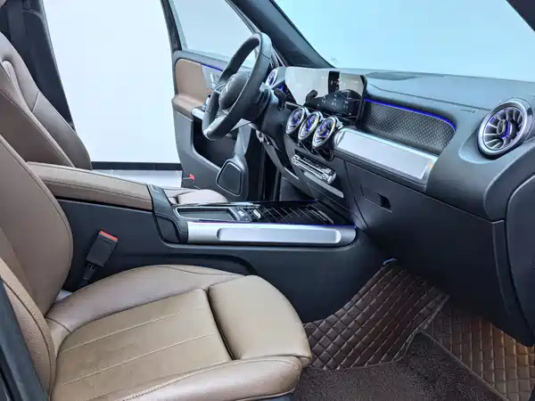 Mercedes-Benz GLB 2024, фото 12