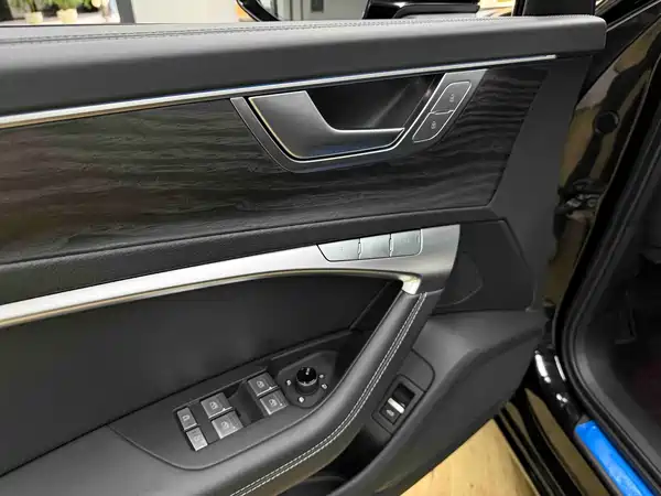 Audi A6L 2024, фото 8