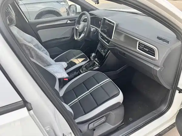 Volkswagen T-ROC 2025, фото 7