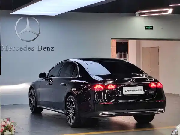 Mercedes-Benz E-Class 2024, фото 6
