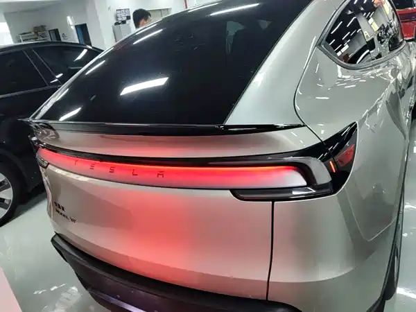 Tesla Model Y L 2025, фото 4
