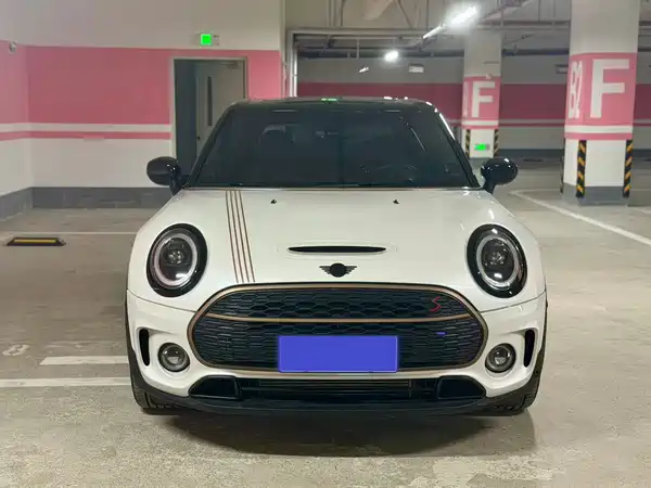 MINI CLUBMAN 2023, фото 2
