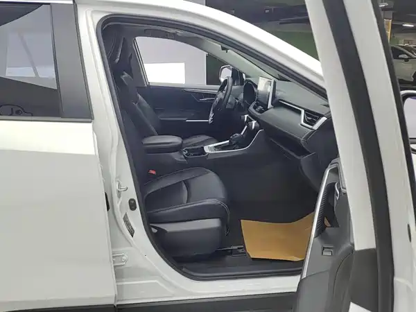 Toyota RAV4 2022, фото 8