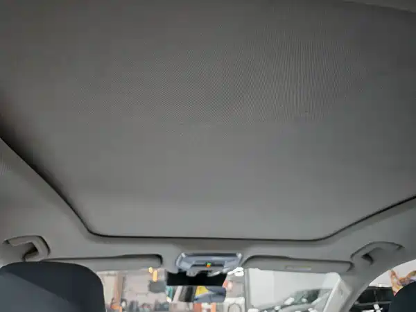 Hongqi H5 PHEV 2025, фото 9