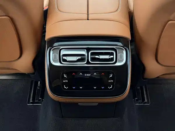 Mercedes-Benz S-Class 2023, фото 23