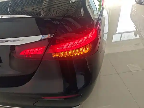 Mercedes-Benz E-Class 2023, фото 7