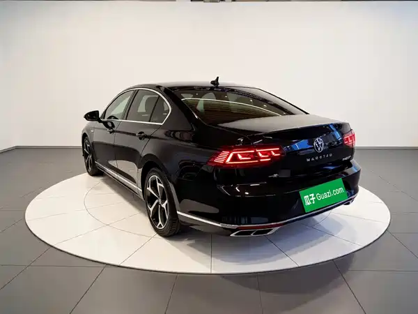 Volkswagen Magotan 2023, фото 4