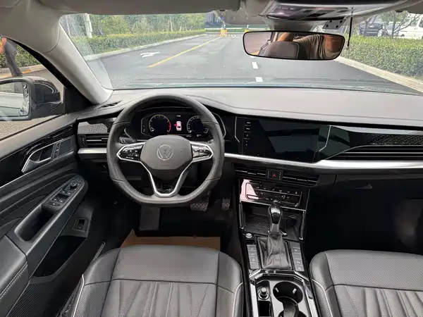 Volkswagen Passat 2023, фото 14