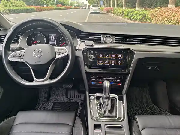 Volkswagen Magotan 2023, фото 16