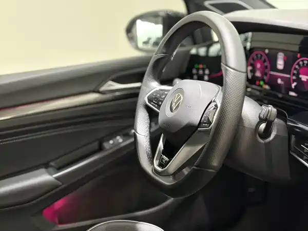 Volkswagen Golf 2023, фото 10