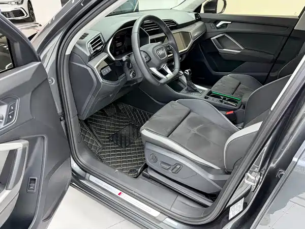 Audi Q3 2023, фото 12