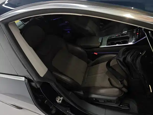 Audi A7L 2024, фото 16