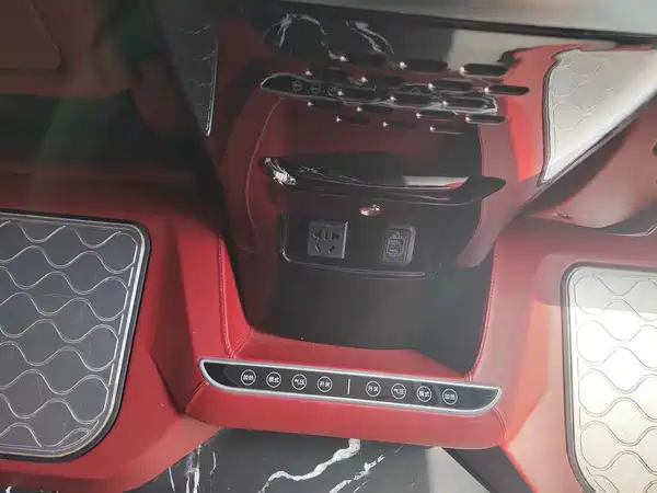 Mercedes-Benz Vito 2023, фото 13