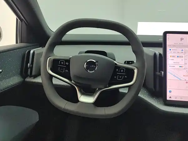 Volvo EX30 2025, фото 15