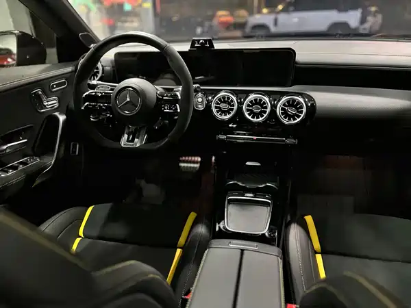 Mercedes-Benz CLA AMG 2025, фото 13