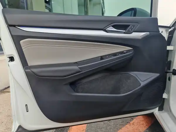 Volkswagen Golf 2023, фото 11