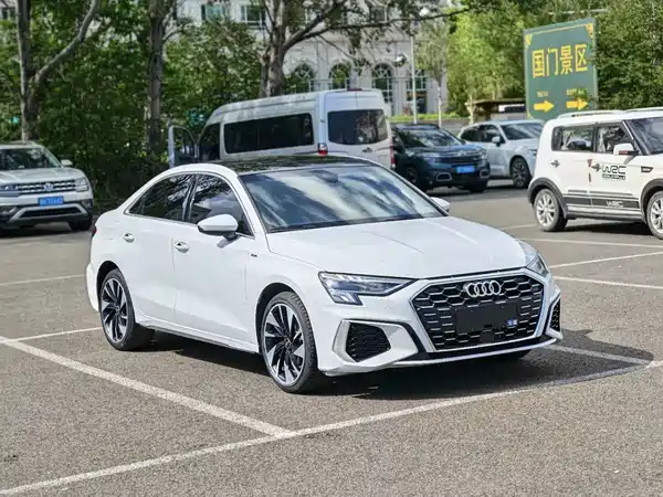 Audi A3 2023, фото 3