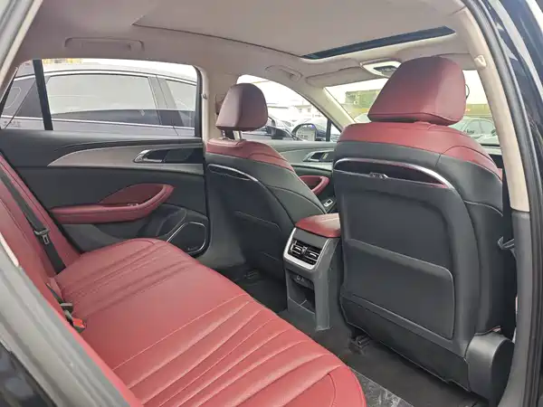 Hongqi H5 2023, фото 9