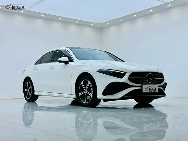 Mercedes-Benz A-Class 2024, фото 3