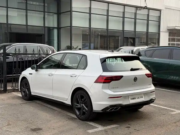 Volkswagen Golf 2024, фото 4