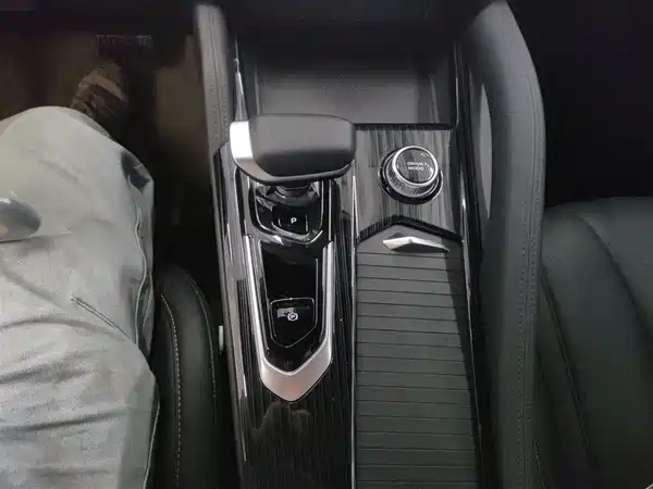 Geely Monjaro 2024, фото 13