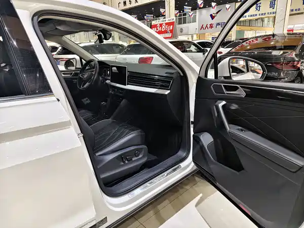Volkswagen Tiguan L 2022, фото 12