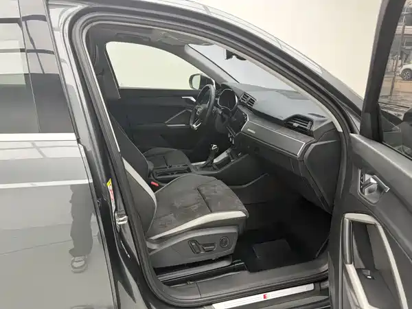 Audi Q3 2023, фото 11