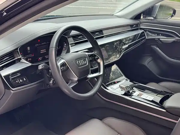 Audi A8 2023, фото 9