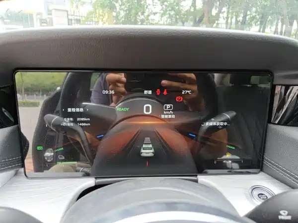 Hongqi H5 PHEV 2025, фото 12