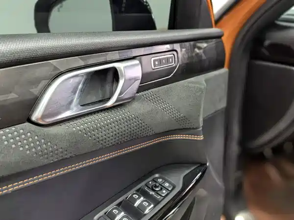 Lynk & Co 02 Hatchback 2021, фото 12