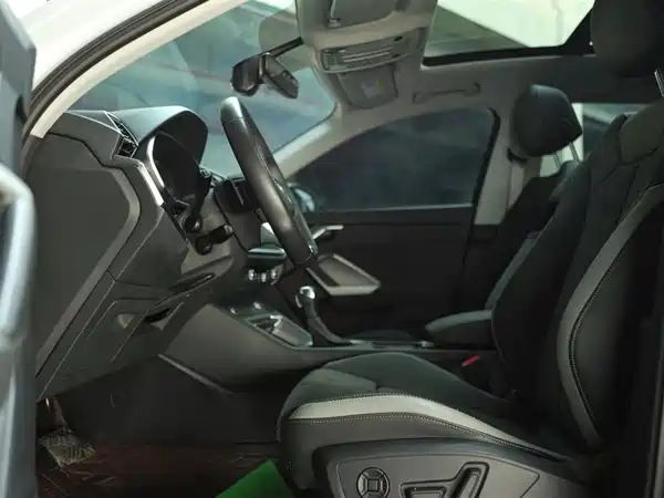 Audi Q3 2023, фото 18