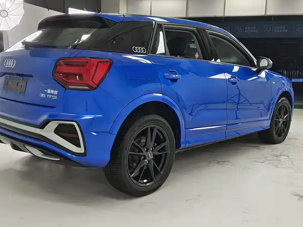 Audi Q2L 2022, фото 4