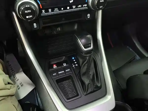 Toyota Wildlander 2023, фото 14