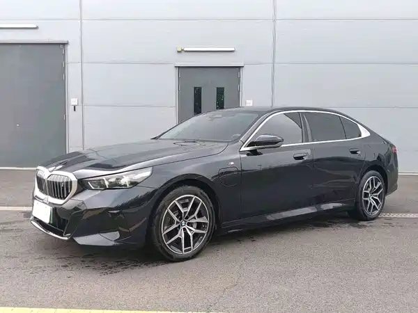 BMW i5 2025