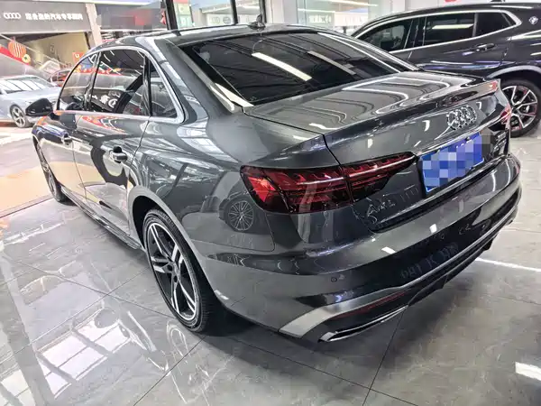 Audi A4L 2022, фото 14