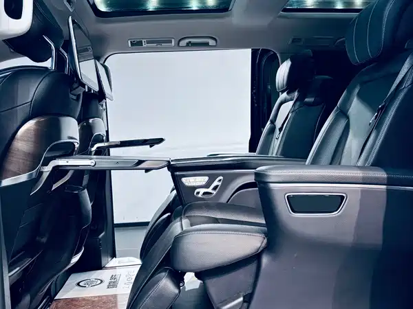 Mercedes-Benz V-Class 2022, фото 8