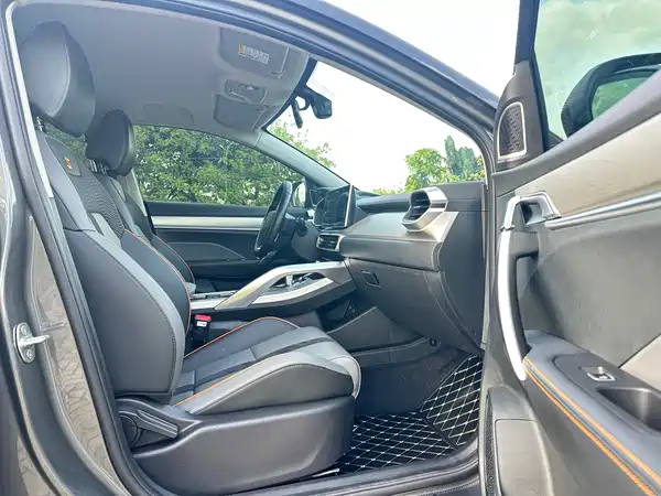 Geely Coolray 2023, фото 16