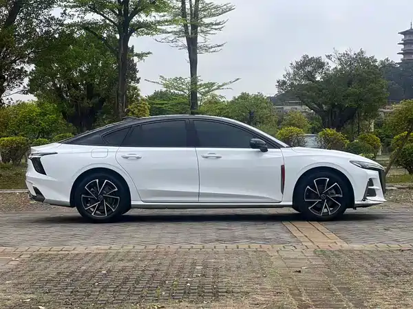 Hongqi H6 2025, фото 15