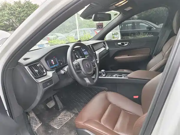Volvo XC60 2024, фото 5