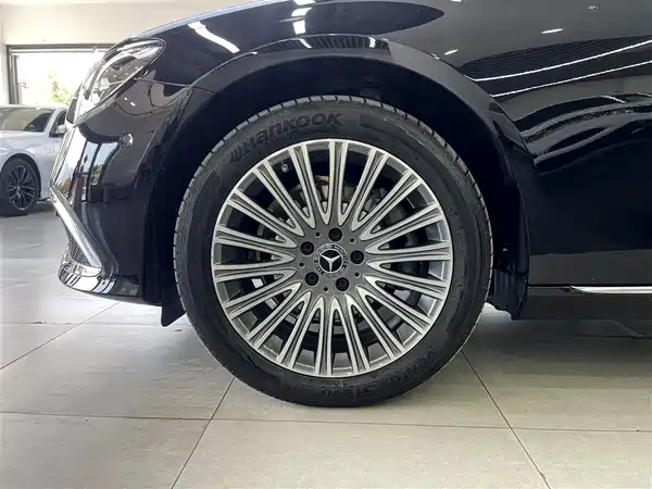 Mercedes-Benz E-Class 2023, фото 7