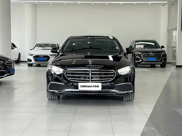 Mercedes-Benz E-Class 2023, фото 2