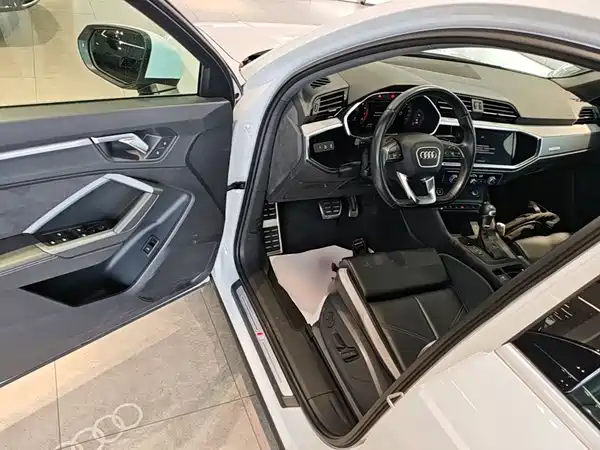 Audi Q3 2024, фото 15